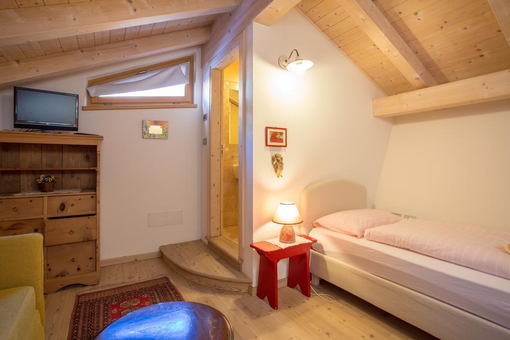 Castelir Suite Hotel Panchia Phòng bức ảnh