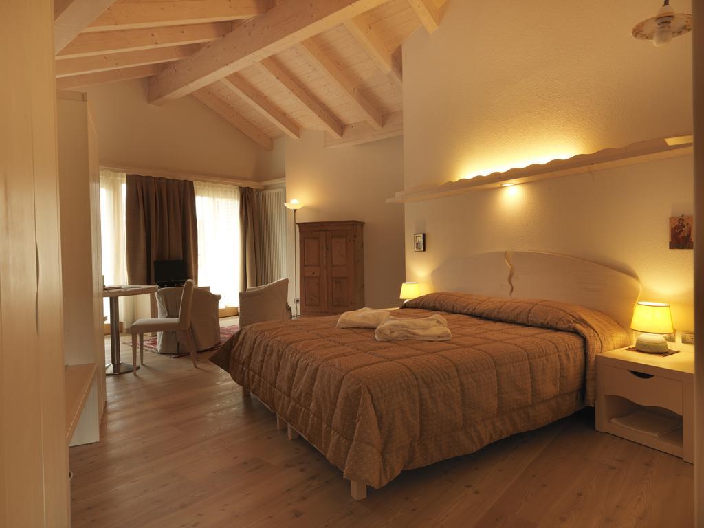 Castelir Suite Hotel Panchia Phòng bức ảnh
